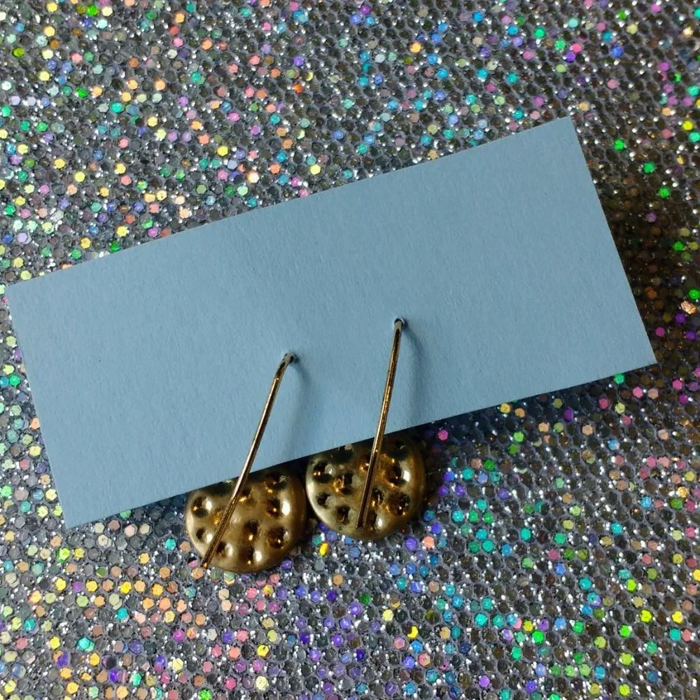 🍓4/$10 Cute Gold Earrings - Picture 2 of 2